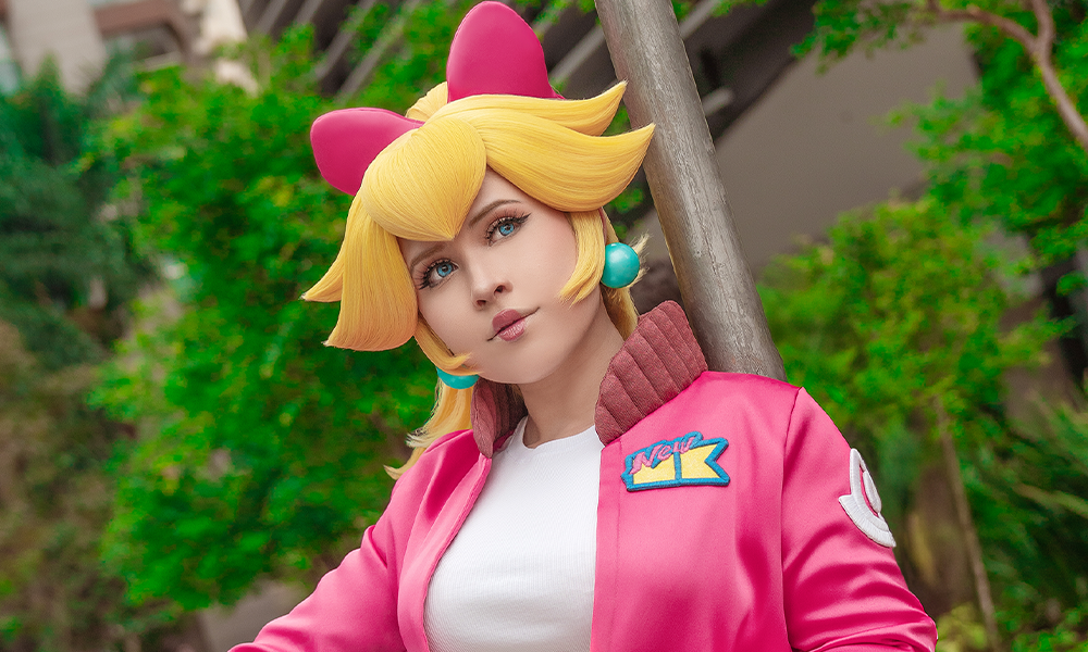 Cosplay Princess Peach Touring | Mario Kart World
