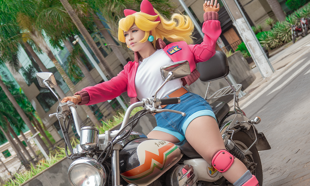 Cosplay Princess Peach Touring | Mario Kart World