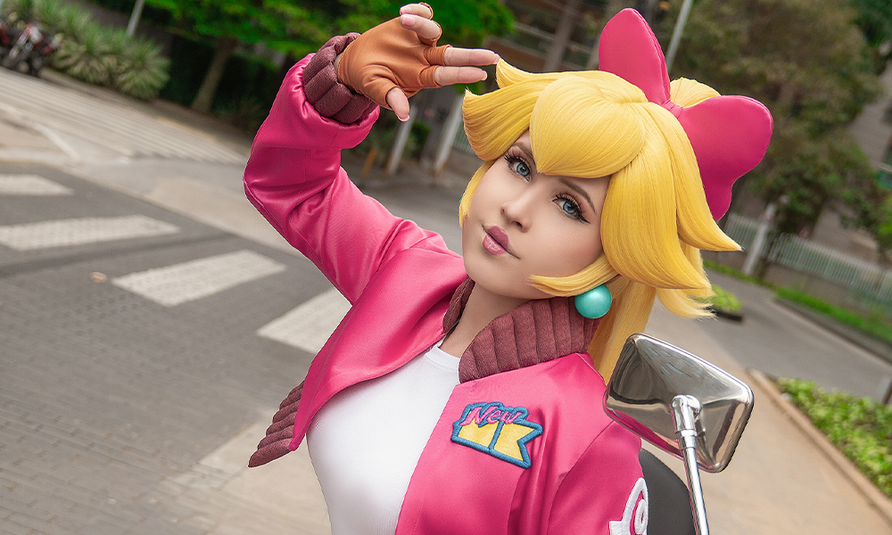 Cosplay Princess Peach Touring | Mario Kart World