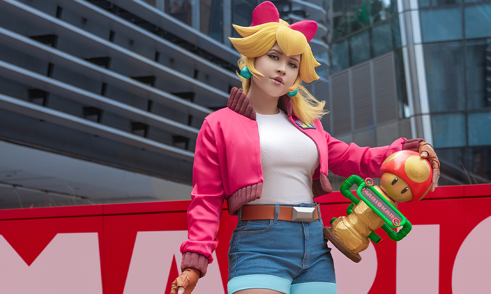 Cosplay Princess Peach Touring | Mario Kart World