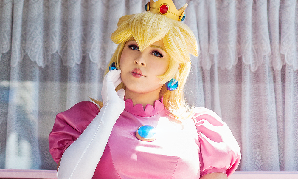 princess peach  Princess peach cosplay, Super mario princess, Princess  peach